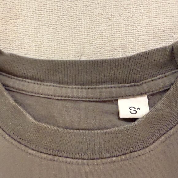 A-COLD-WALL* (ACW*) logo-print t-shirt in a grey/taupe color. Men's Small. - Picture 3 of 6